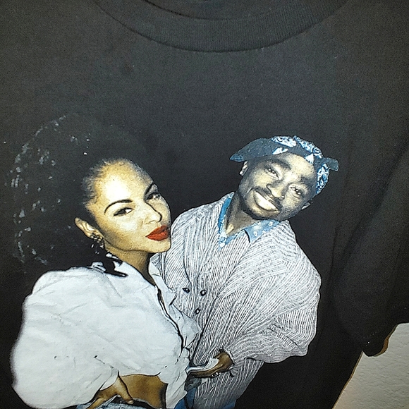 Tupac and Selena T shirt, sz Small, ( unisex so fits a little bigger )black - Picture 4 of 5